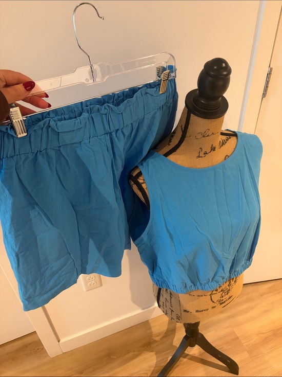 Pants - NWT summer matching set. Blue elastic waist shorts and crop top.